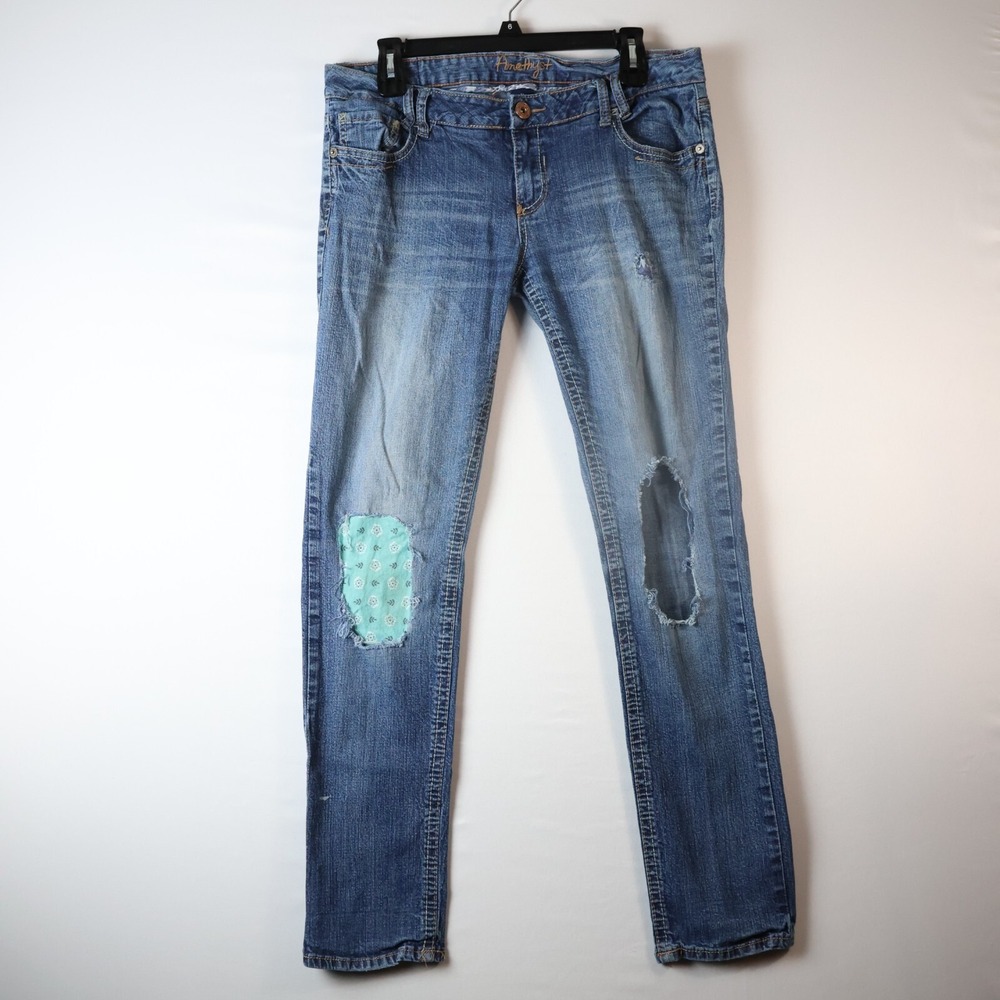 Amethyst Women Blue Distressed Slim Fit Jeans Embroidery Patch Size 11 84105